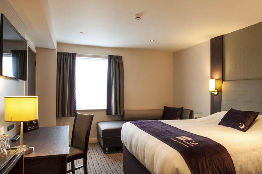 Premier Inn Epsom South Chambre photo