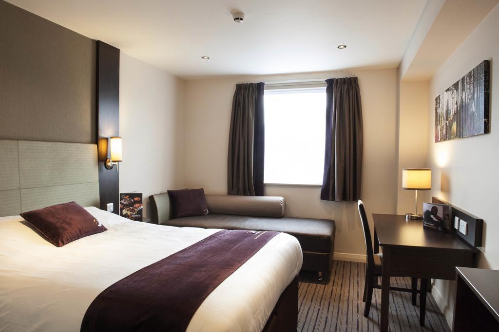 Premier Inn Epsom South Chambre photo